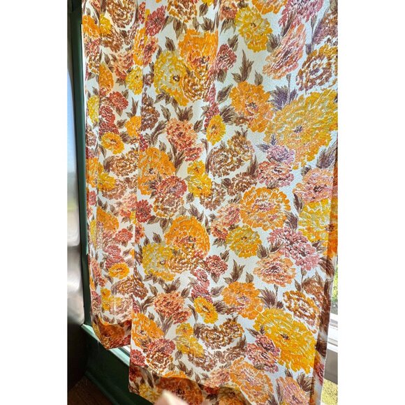 Vintage 1970s pleated curtain, large orange brown and yellow flowers - Picture 3 of 10